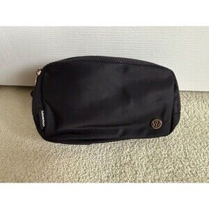 Lululemon Black/Gold Hardware 1L Everywhere Belt Bag - NWT
